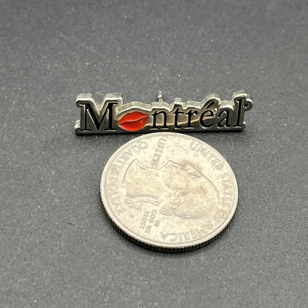 Montreal Kissy‎ Lips Canada Lapel Hat Pin